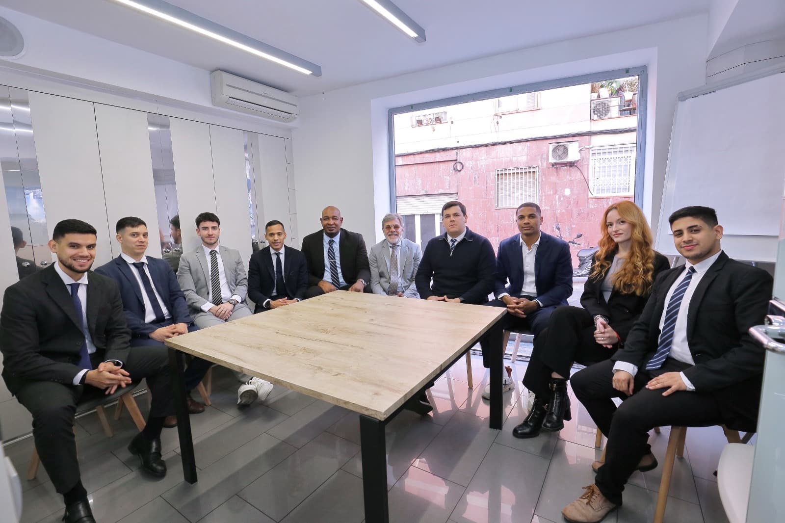 Equipo de Flamat Sant Andreu reunido en la oficina