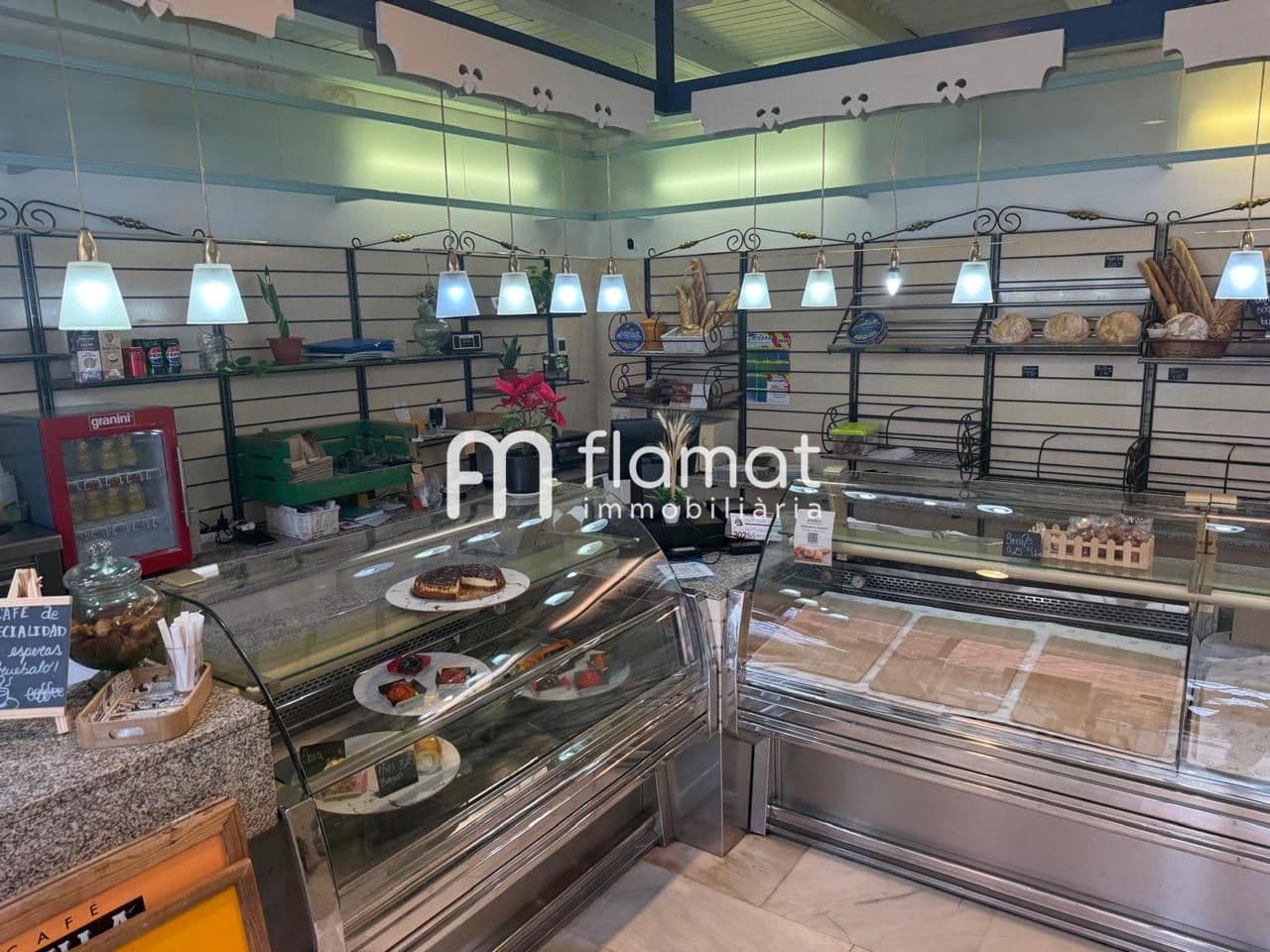 TRASPASO CAFETERIA OBRADOR EN NOU BARRIS 4