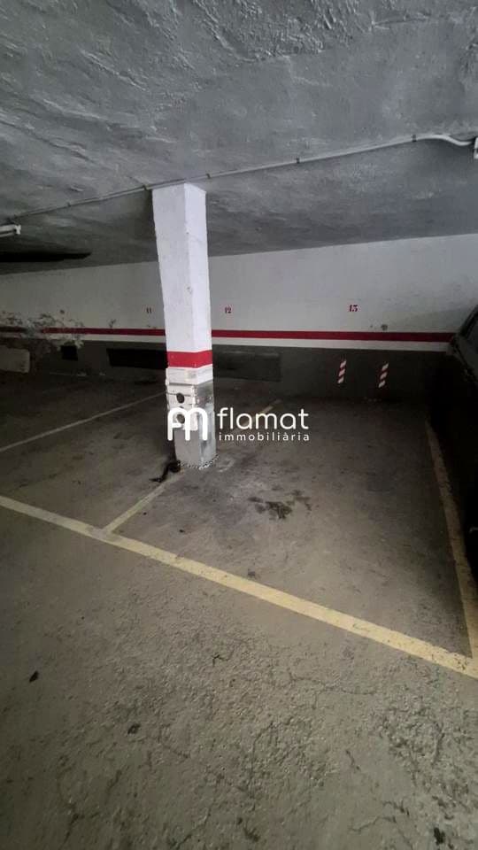 Parking en venta en Calle Felipe II 5