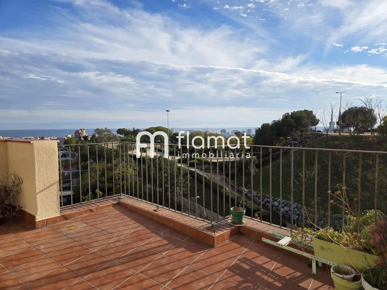 DUPLEX CON TRES TERRAZAS Y ASCENSOR EN BADALONA 3