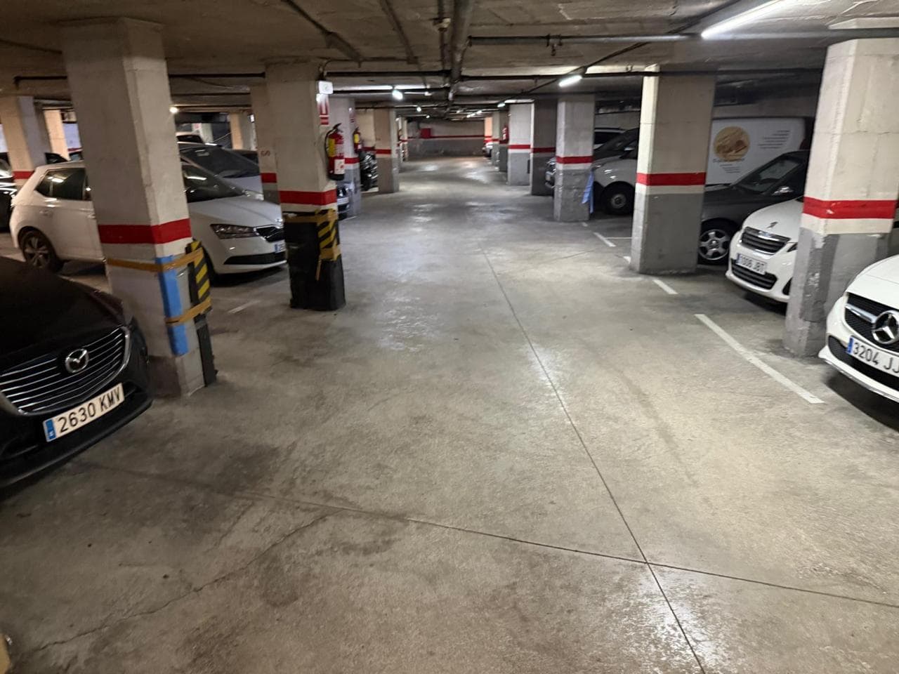 Plaza De Parking en venta en Barcelona de 11 m2 2