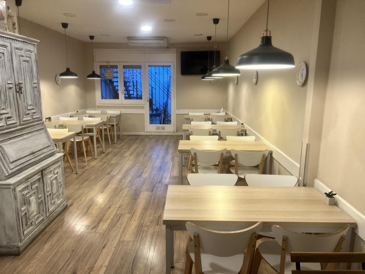 Local en alquiler en Badalona de 116 m2 2