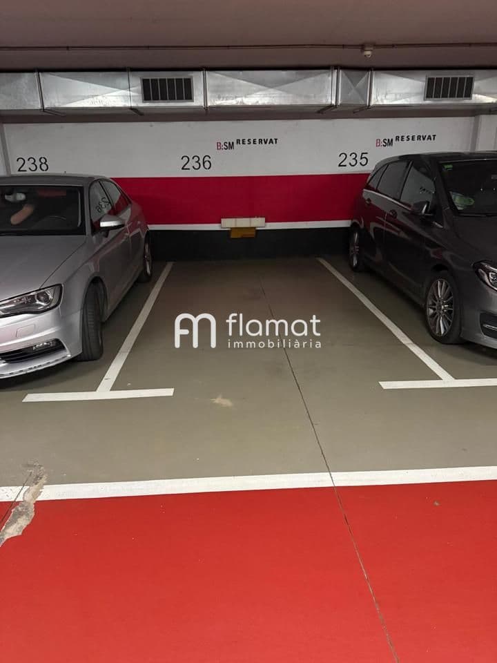 Plaza de parking en Gran Vía de Les Corts Catalanes