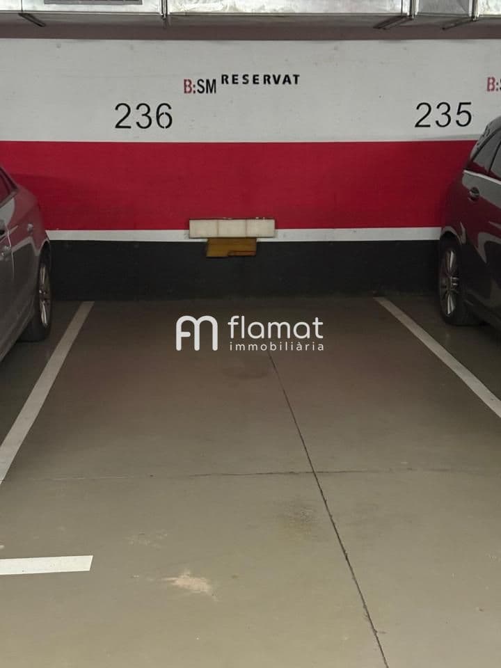 Plaza de parking en Gran Vía de Les Corts Catalanes 5