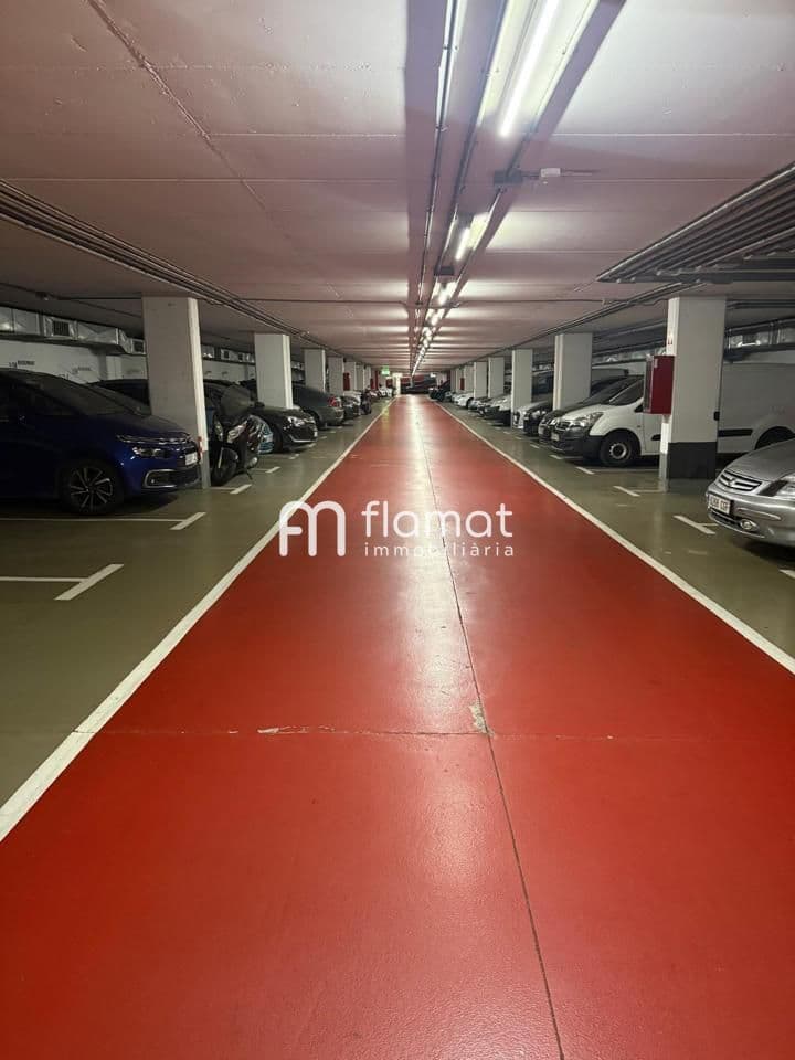 Plaza de parking en Gran Vía de Les Corts Catalanes 3
